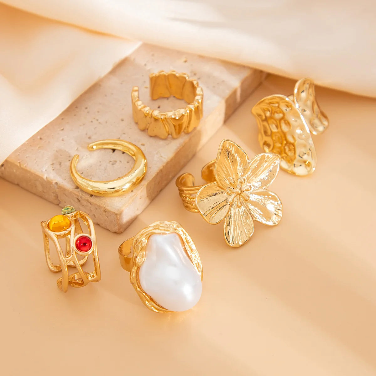 6Pcs Punk Exaggerated Metal Finger Rings Set for Women Men Vintage Flower Pearl Crystal Europe America Open Rings Luxury Jewelry